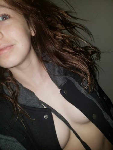Belle teen cochonne pour un plan cul sans lendemain