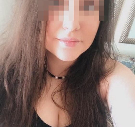 Nymphette Estelle de Perpignan à dominer, pour monsieur pervers
